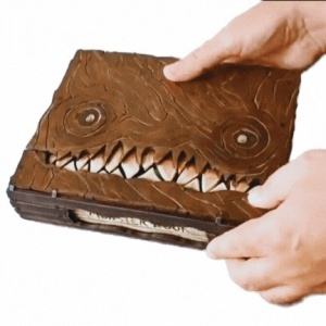Monster Book – Caja Organizadora & Bandeja de Dados