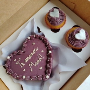 BOX lunch cake 